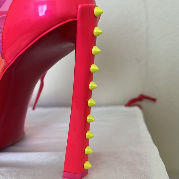 Christian Louboutin hot pink iridescent pump with neon yellow studs. - Picture 13 of 13